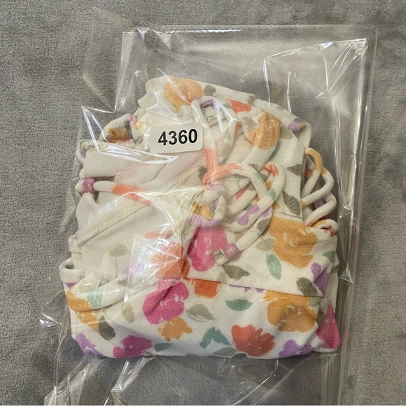 New! For Love & Lemons Bondi Pink Multi Floral One-Piece Swimsuit 24360 - Picture 8 of 8